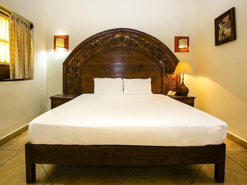 Hotel Casa Del Virrey & Suites Morelia Buitenkant foto